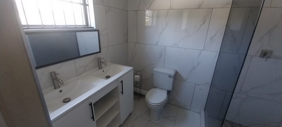 4 Bedroom Property for Sale in Beacon Bay Eastern Cape
